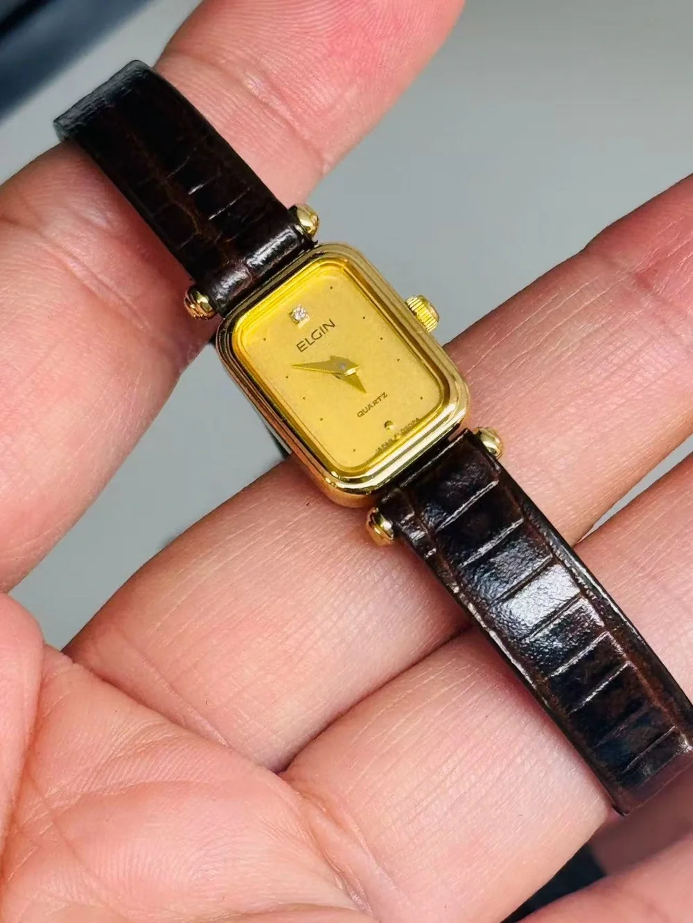 Vintage Elgin Women’s Quartz Watch Gold Tone Rectangular New Battery Runs
